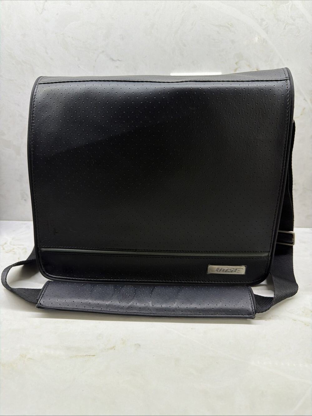 Bose SoundDock Portable N123 Digital Music System w/ OEM Power Supply Remote Bag